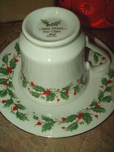 Set piattini tazza piedi China Pearl Fine NOEL Natale bacche di agrifoglio vacanze come nuovi - Foto 2 di 2