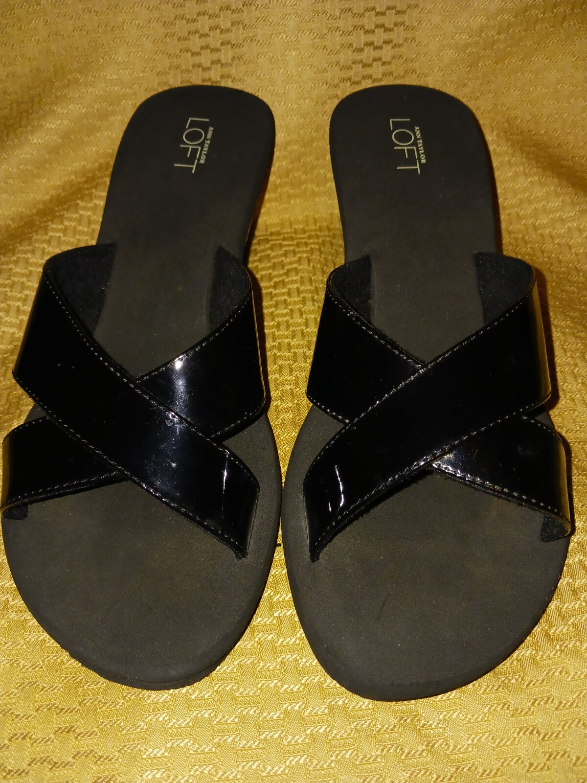 earth hyannis sandals