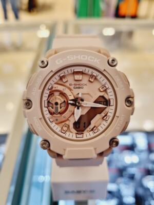 時計 CASIO G-SHOCK GMA-S2200 Casio G-Shock GMA-S2200-7A GMA White Analog Digital Ladies