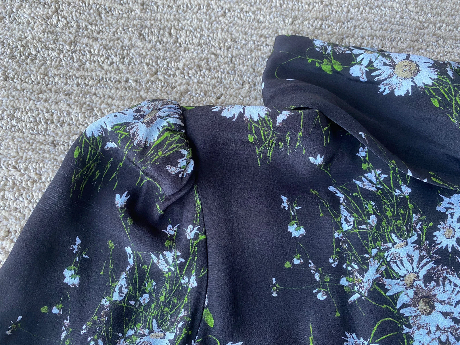 Abito a turni Alexander McQueen cravatta in seta collo a turtleneck $1 785 floreale nero blu