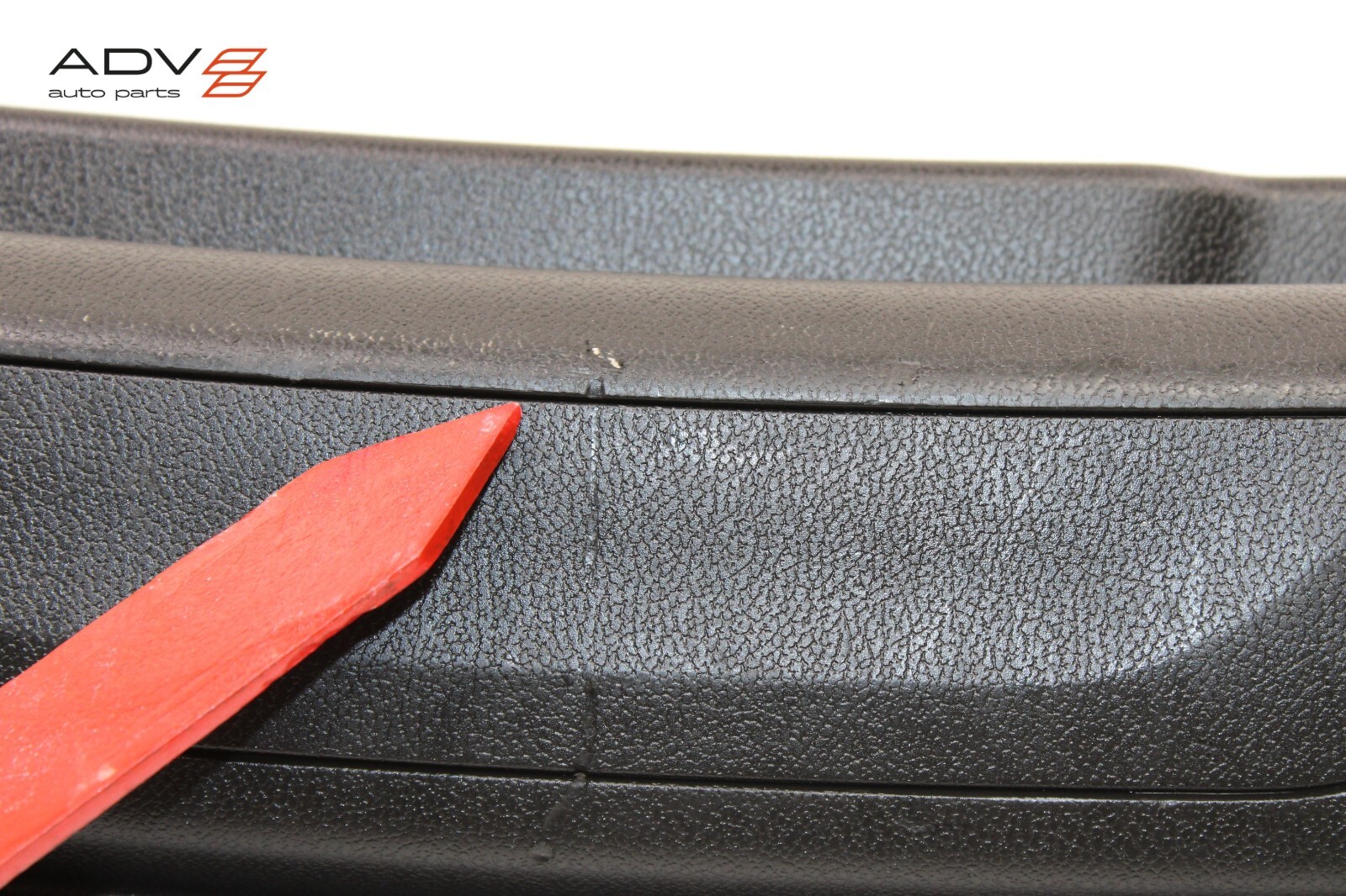 2017-20 MASERATI LEVANTE TRUNK LATCH LOCK SILL SCUFF PLATE TRIM COVER PANEL OEM