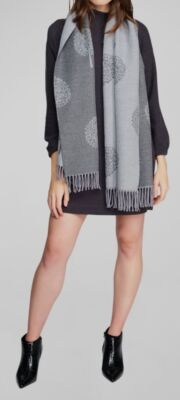 $50 Pia Rossini Women's Gray Larissa Leaf Print Fringe Scarf One-Size