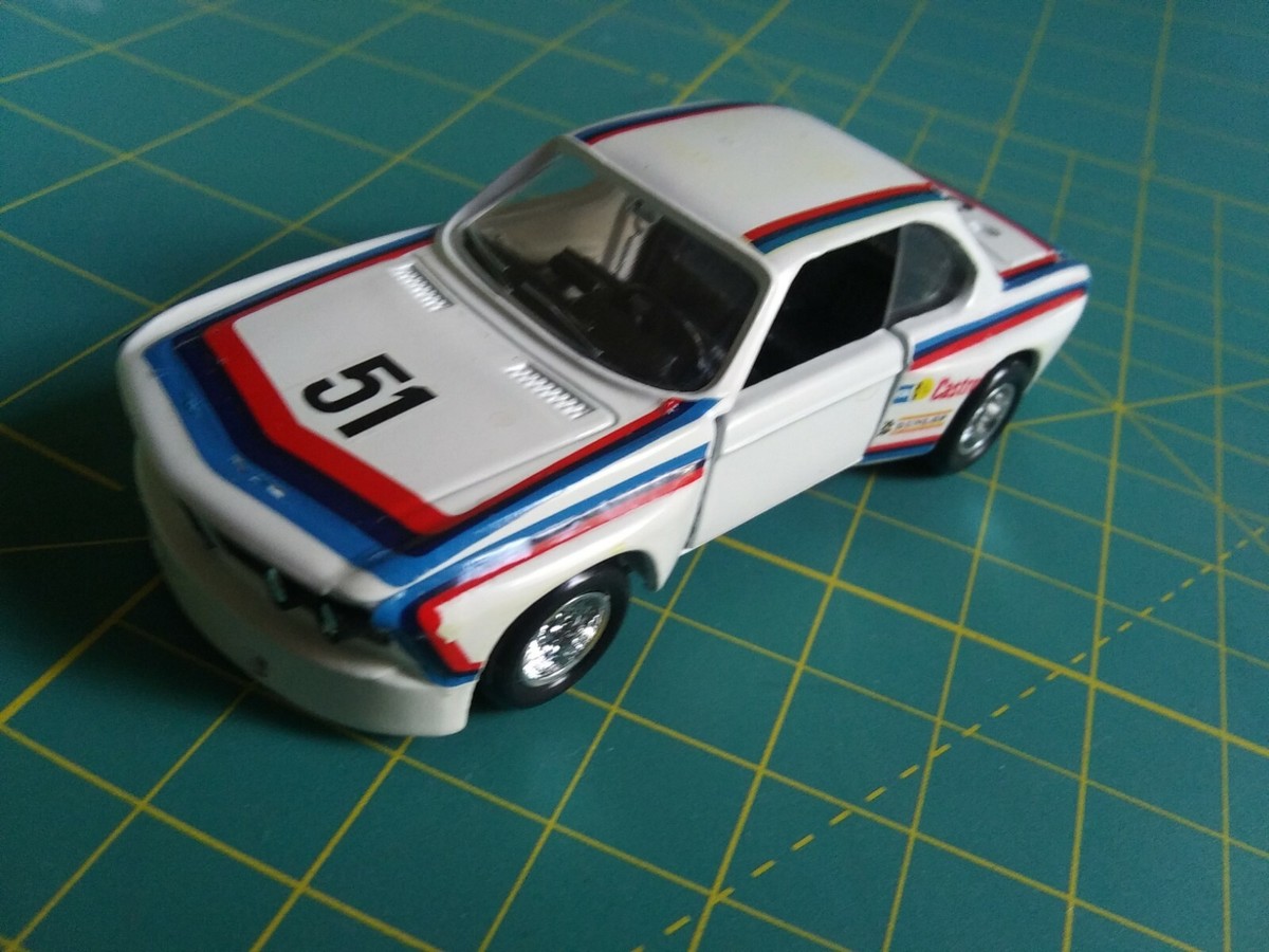 Solido 1/43 – BMW 3000 CSL Rouge – Miniature Voiture De Sport, Occasion, Boîte Fermée