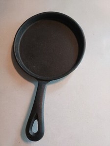 Cast Iron Mini Small Shallow Skillet Griddle Pan Pancake 5" Diameter 0.5" Depth