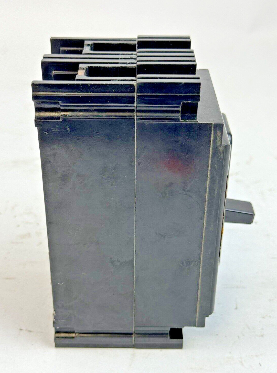 CHALLENGER / FPE - NE224020 - MOLDED CIRCUIT BREAKER - 2 POLE, 240 VAC, 20 A-NEW