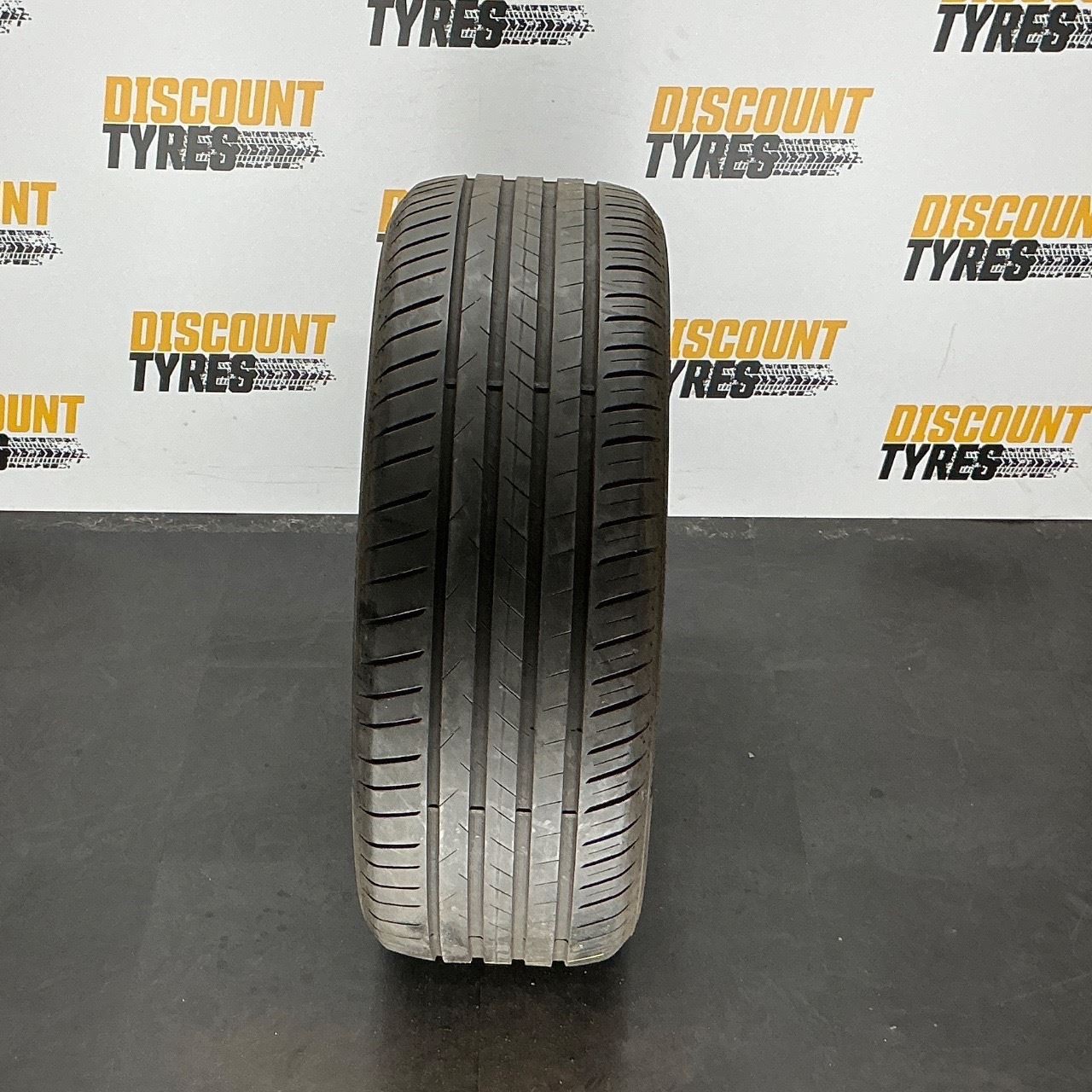 215/50 R18 92W VREDESTEIN ULTRAC - PART WORN - TREAD 4.5MM - DOT 5223