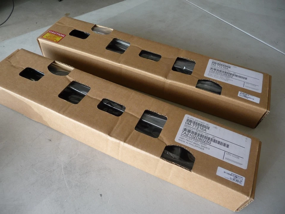 AU SELLER NEW IN BOX APC SMART-UPS FACEPLATE BEZEL 876-0017B 0M-77216A - Image 4 of 4