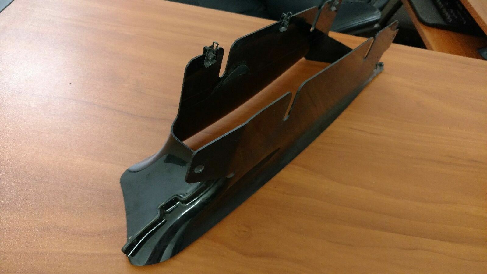 LAMBORGHINI GALLARDO LP560 RH SIDE OIL COOLER AIR INTAKE DUCT OEM 400317026A
