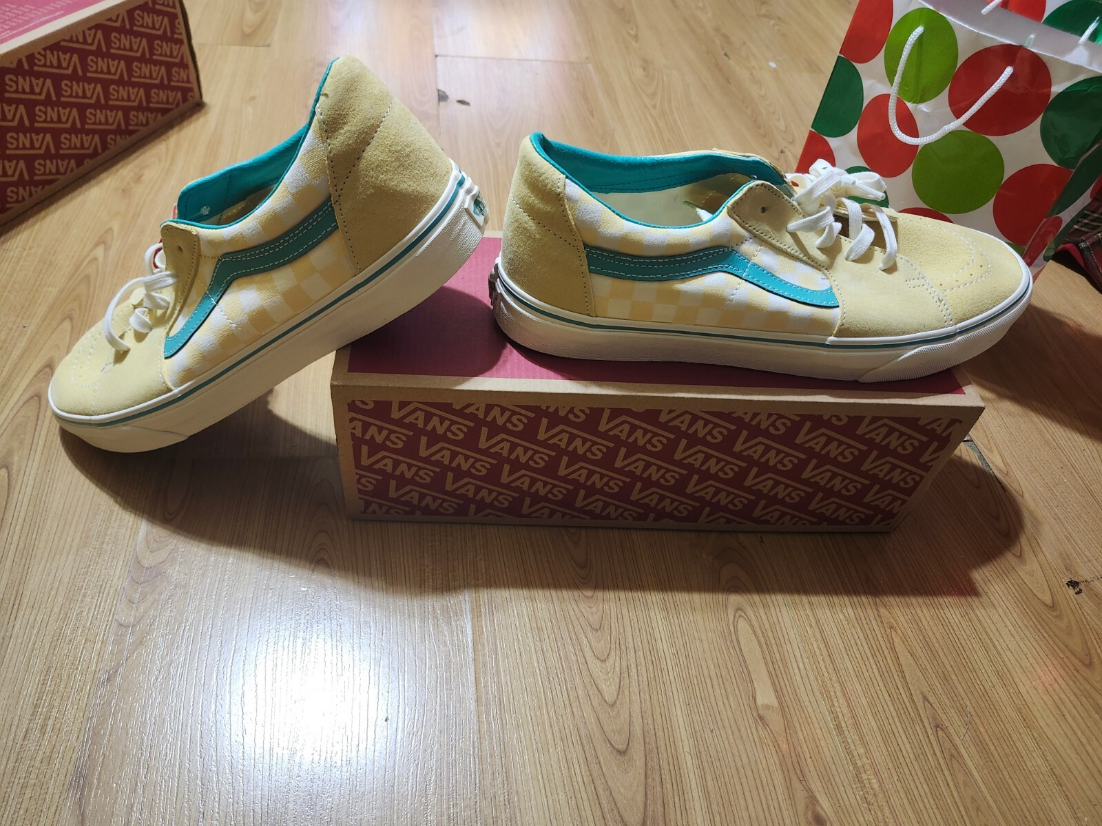 Size 13 - VANS Sk8- Low Checkerboard - Banana Cream BRAND NEW