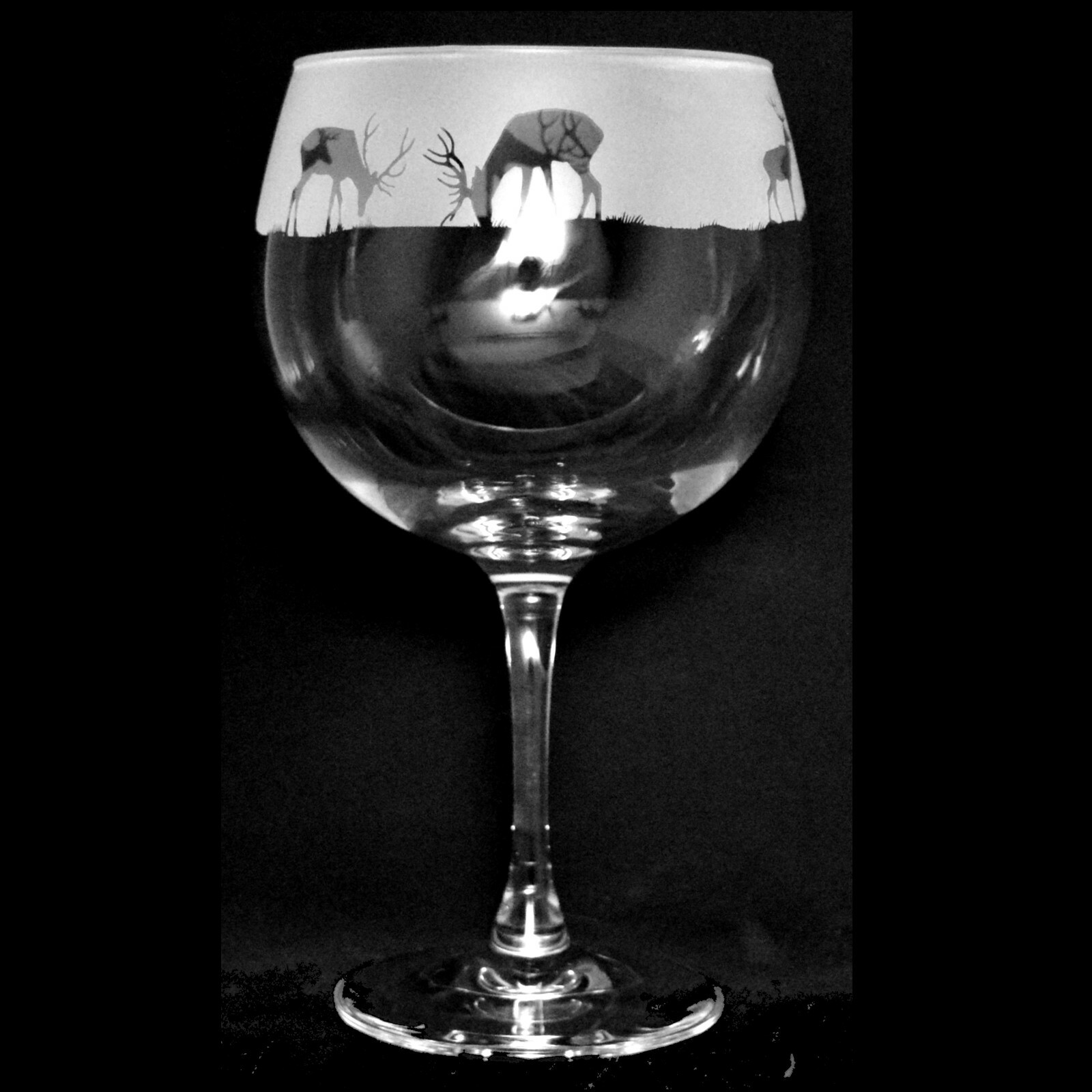 Animo Glass - SANDBLASTED FRIEZE GIN BALLOON GLASS - Stag