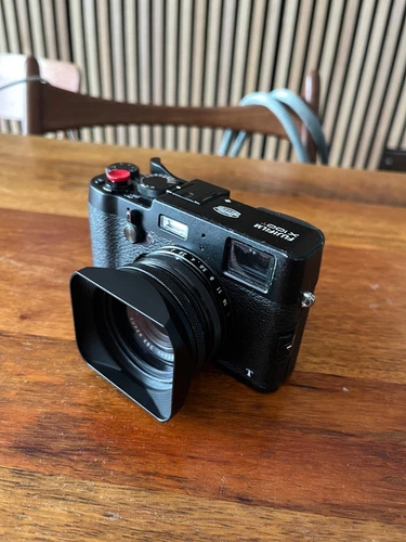 Fujifilm X100T noir avec lot d'accessoires