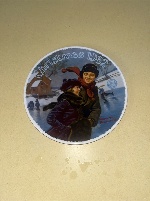 Vintage Norman Rockwell Christmas PLATE 1982 ”Christmas Courtship”-#14278