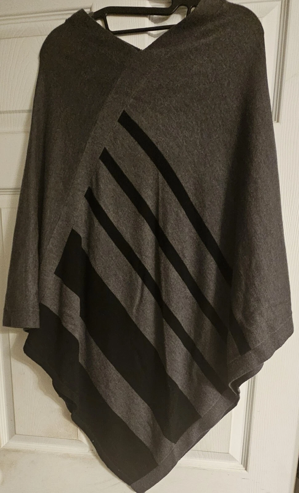 THE LIMITED Gray Black Wool Blend Poncho SIZE XS NWOT