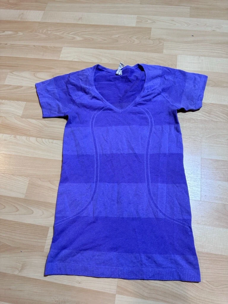 Lululemon Run Swiftly Purple Stripe V Neck Size 6