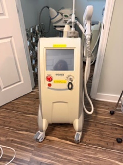 Emvera Diolux 808nm Diode Laser Hair Removal System Works–Water Tank Needs Repai