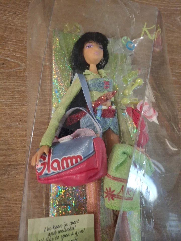 Kit Muñeca Hi Glam MGA 2007 NUEVA EN CAJA Muy Rara *Desgaste Menor en Caja Foto 2 de 4