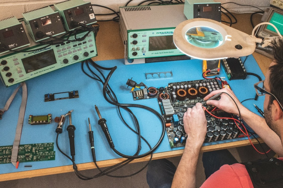 Mackie SWA1501 SWA1801 Amp repair Servicing Mackie