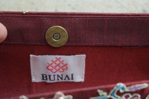 Indische KASHIDA Clutch Handtasche Rohseide handbestickt von BUNAI, Kalifornien 155 $ - Bild 2 von 3