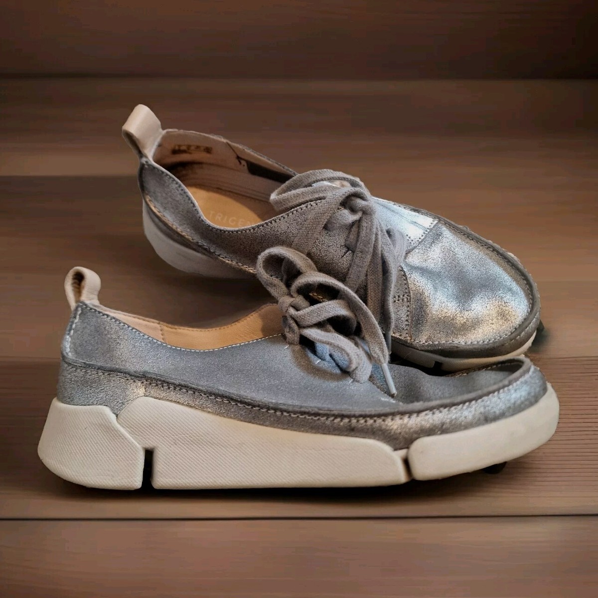 LADIES TRIGENIC CLARKS TRI STEP LEATHER SPORTS CASUAL FLAT SILVER