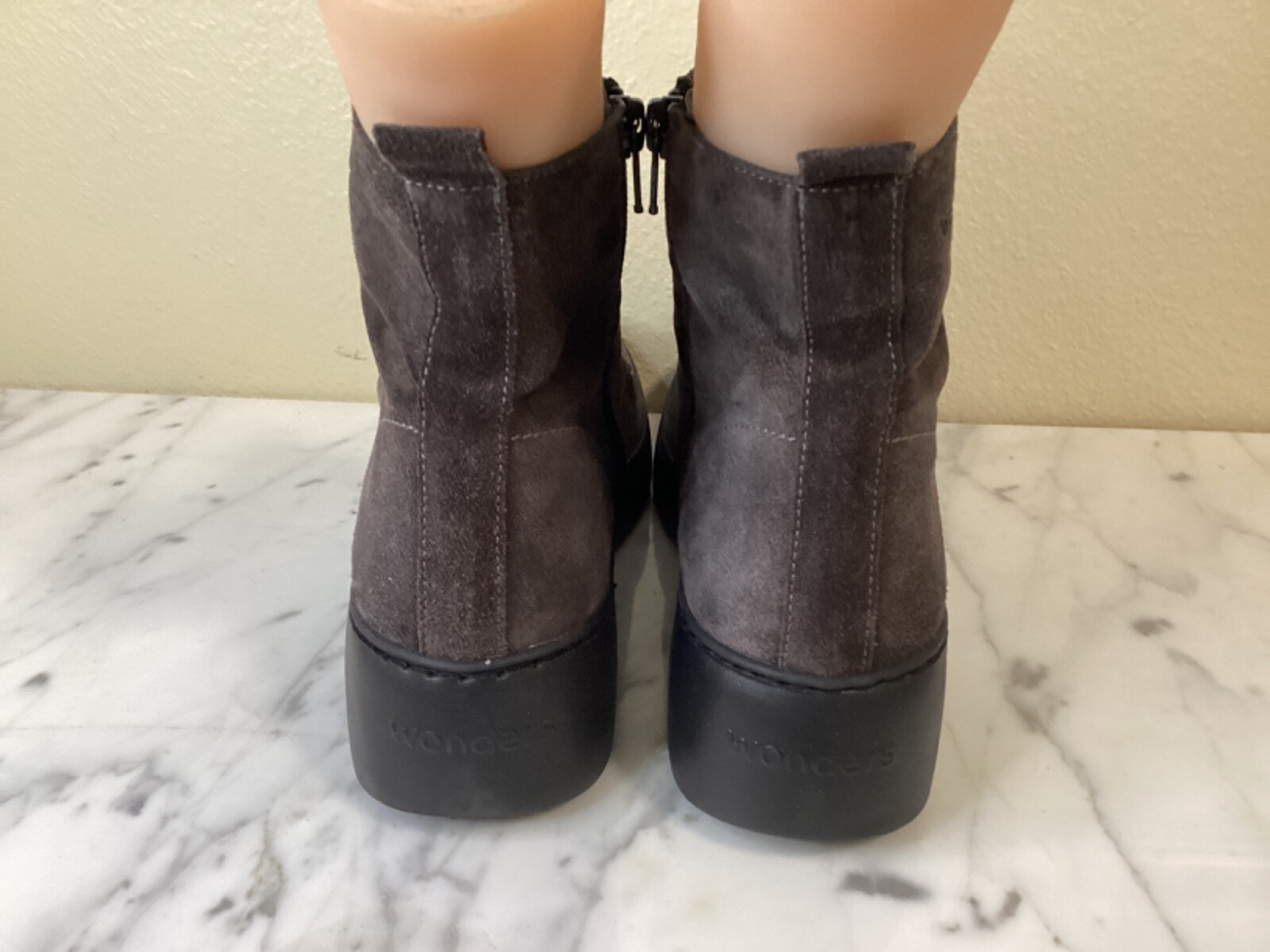 Wondersfly Suede Boots Memory Gel Size 40 New