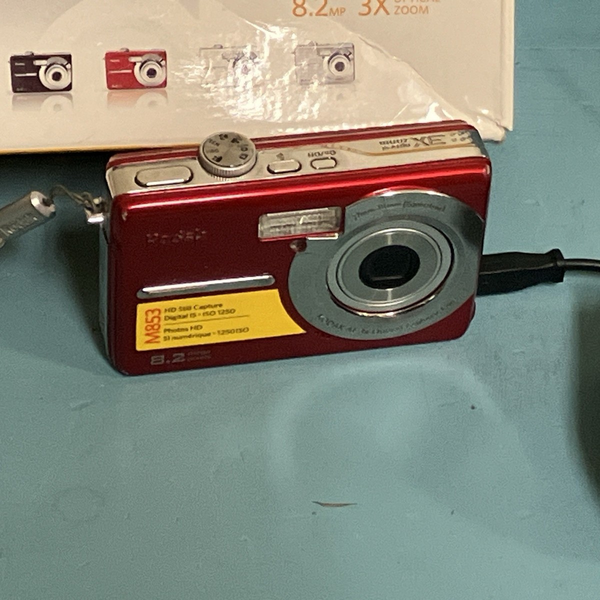 Kodak EasyShare M320 9.2MP 3x Digital Camera Red W/ Charger/ Box