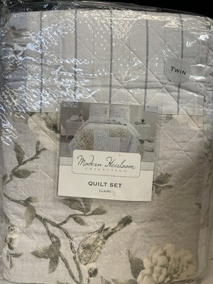 Modern Heirloom Claire White 2-Piece Quilt Set Twin New