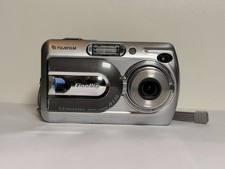 Fujifilm FinePix A330 Silver Digital Camera 3.2MP 3x Optical Zoom Tested Working