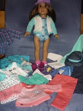 American Girl Joss  mit vielen Kleidern und Z...
