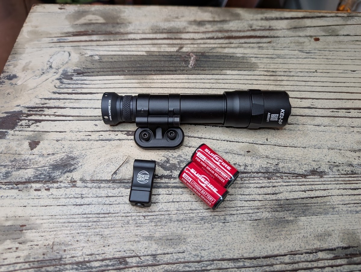 SureFire M640DFBKPRO Dual Fuel Scout Light Pro Weapon Light