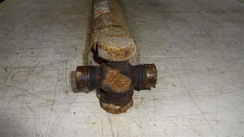 Rear Drive Shaft 4x4 4 Door Opt NP1 ID: CYT Fits 1996-2005 GMC S-15 Jimmy 675178 Foto 3 de 4