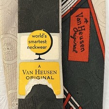NWT Van Heusen Men's Tie Green Beige Geometric 100 Silk Union Made in USA