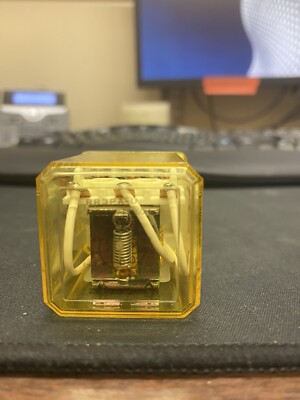 IDEC RR3PA-U Relay 240 AC 11 Pin