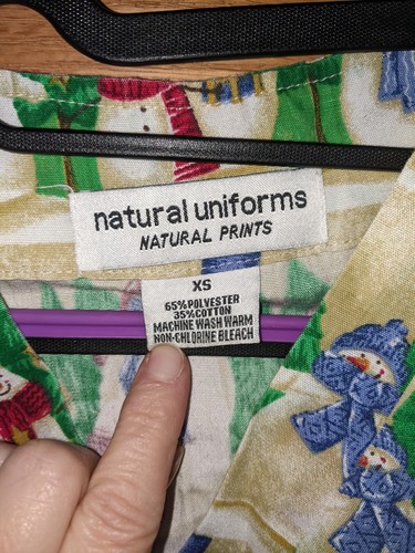 Vtg Christmas scrub top x small snowmen w/scarves medical uniform winter nursing - Picture 3 of 5