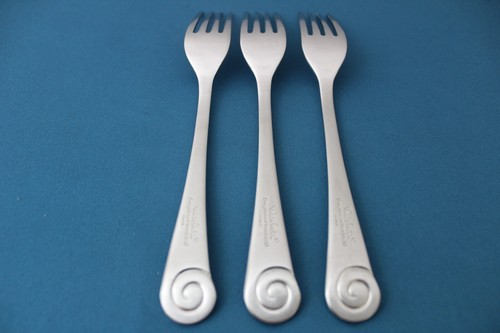 3 Dinner Forks Robert Welch AMMONITE SATIN 18/10 Stainless China NEW 8" - Picture 4 of 5