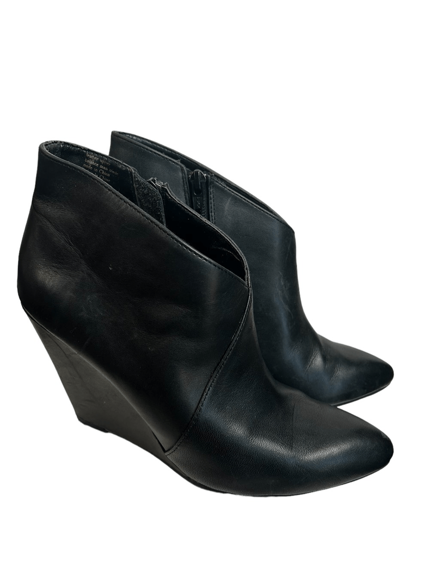 Seychelles black wedge bootie size 6M 3.5 heel black leather