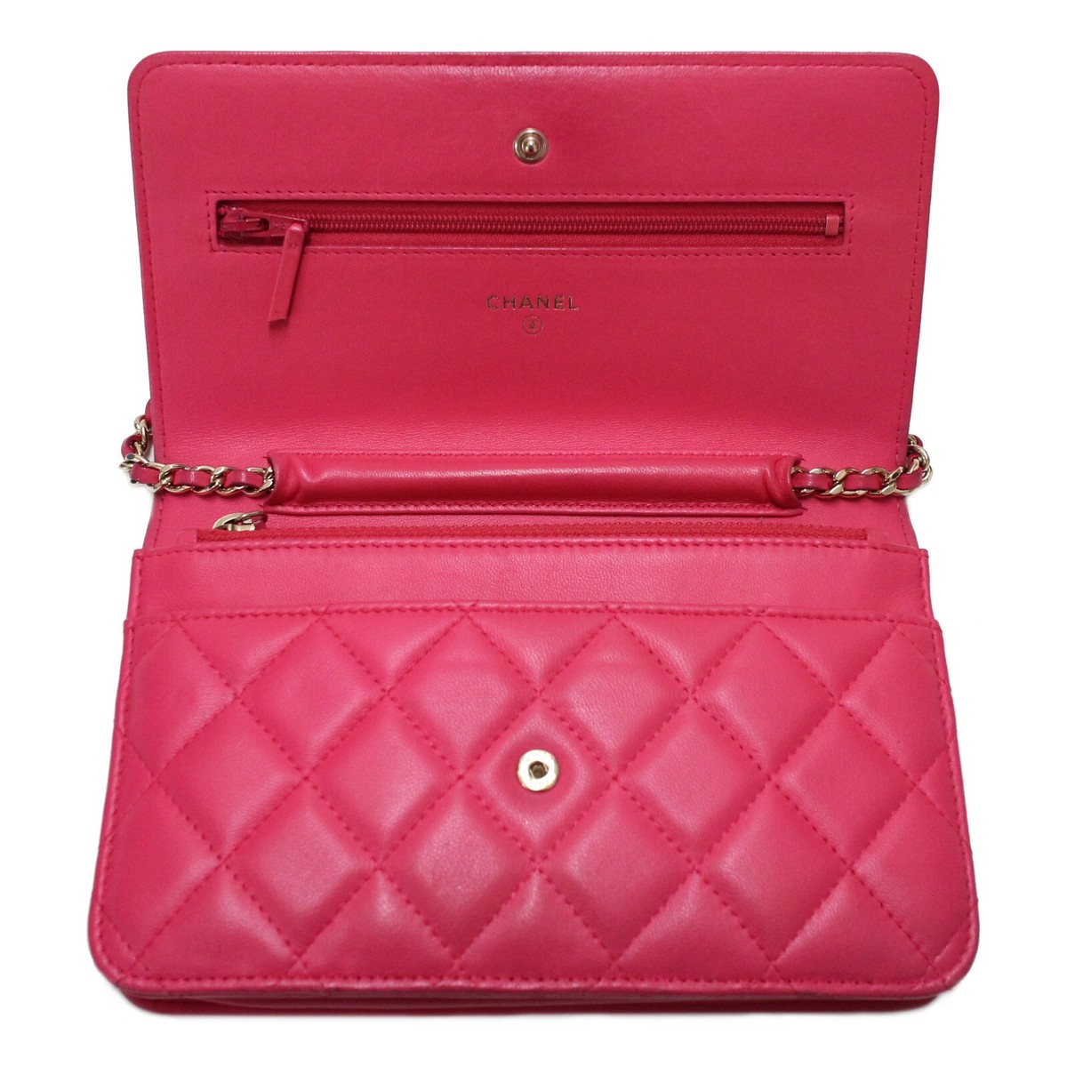 CHANEL - まき Chanel Red Quilted Lambskin Leather Coco Rain Jumbo Flap Bag