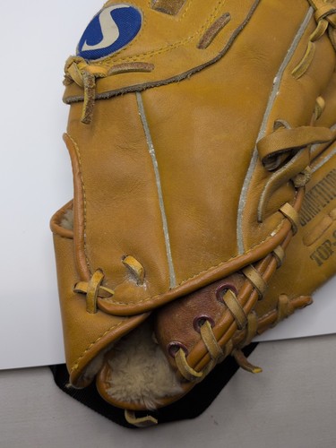 Spalding • Competition Series Dwight Gooden RHT Leather Baseball Glove 3136 Used - Picture 2 of 14
