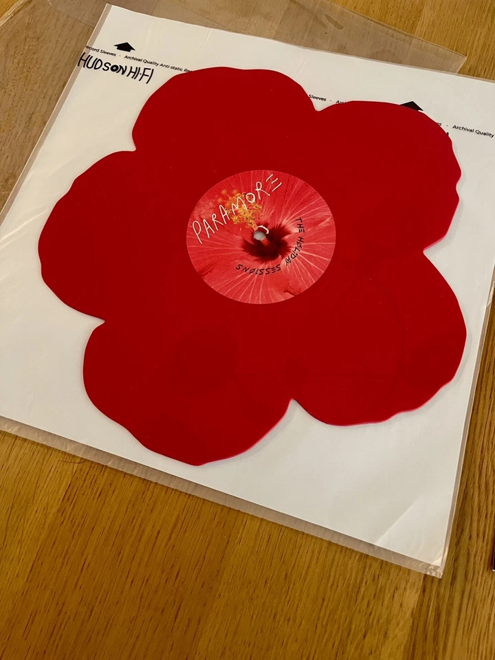 *SIGNED/AUTOGRAPHED* Paramore "The Holiday Sessions" 7" vinyl record! haley riot - Image 4 of 4