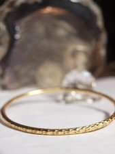 22K YELLOW GOLD BANGLE WITH ETCHING ON OUTER DIAMETER : 6.2 CM READ DESCRIPTION