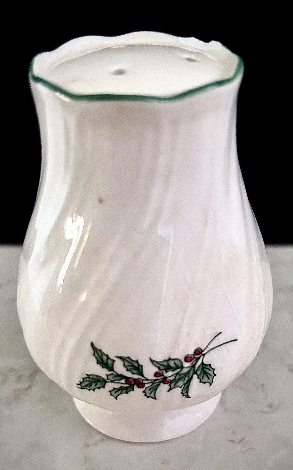 Nikko Japan Happy Holidays Porcelain Salt & Pepper Shakers Holly Design! READ!