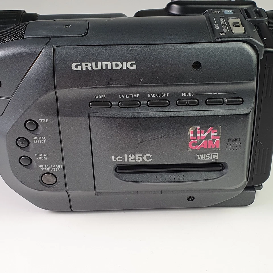 Bundle-Grundig LC125C VHSC Camcorder + Original Charger NA-75 + DC Cable - Japan - Imagen 4 de 4