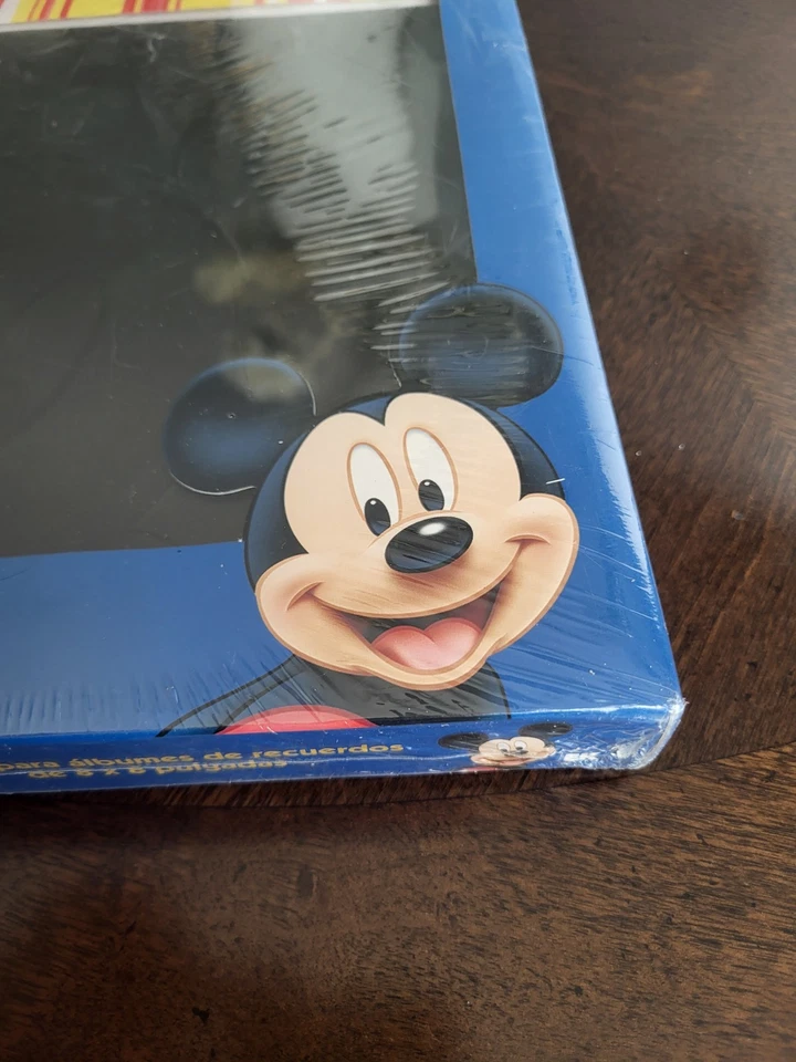 Kit de álbum de recortes negro en relieve de Disney Mickey Mouse 8 X 8 EK éxito sellado Foto 2 de 4
