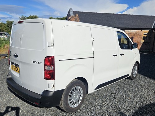 Toyota Pro-Ace 12 Months MOT And No VAT - Picture 2 of 8