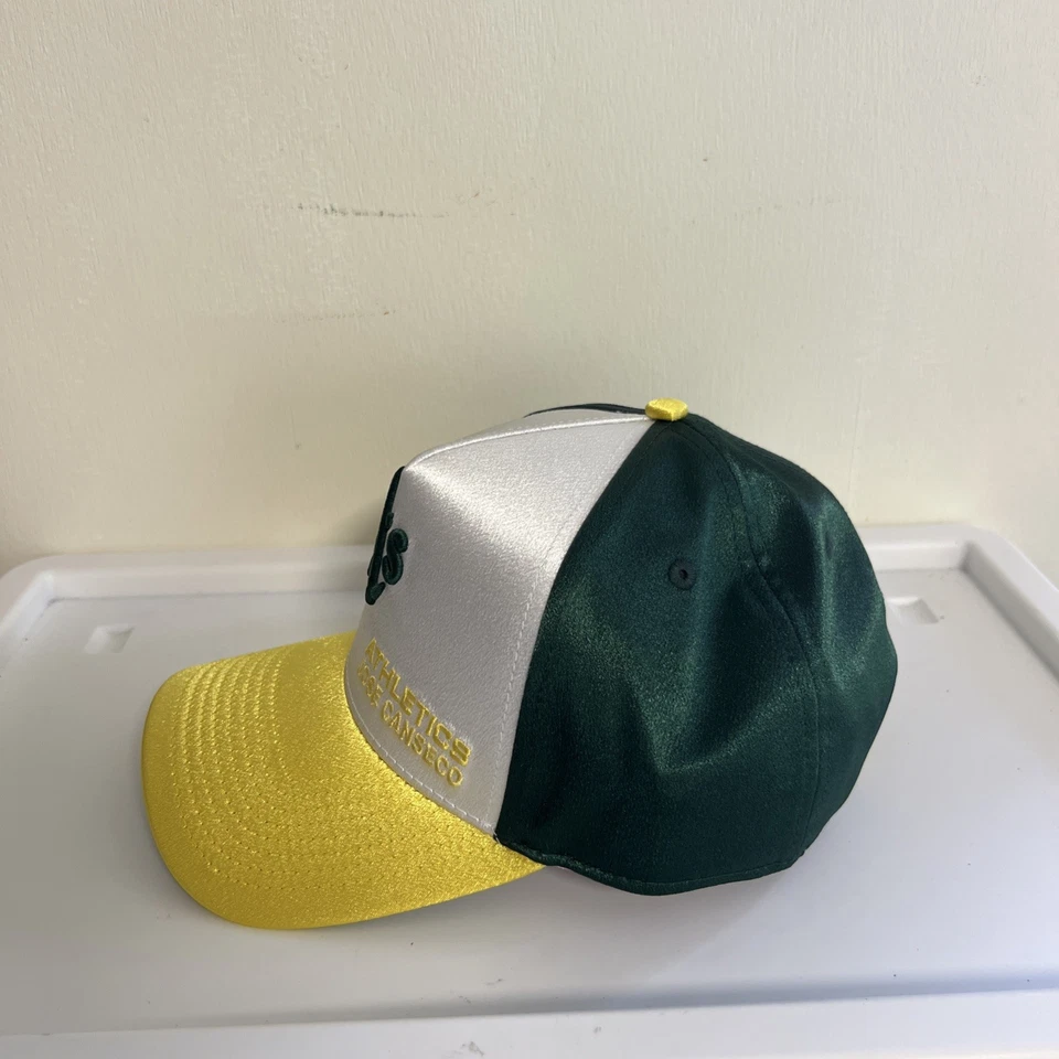 Gorra Topps 2025 Tapas X Player Chase Athletics José Canseco Nueva Foto 3 de 4