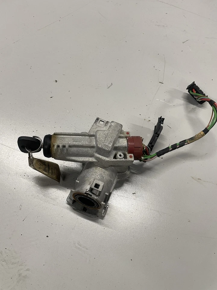 BMW E36 Steering Lock Ignition Switch + KEY 11615510, 11602780 DAMAGED - Image 3 of 4