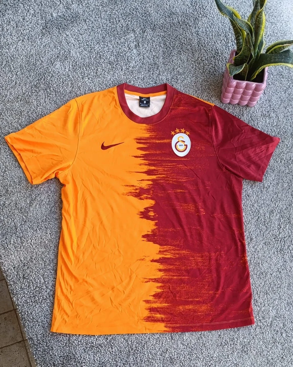 È trapelata la prima maglia Nike Galatasaray 24-25, mai rilasciata
