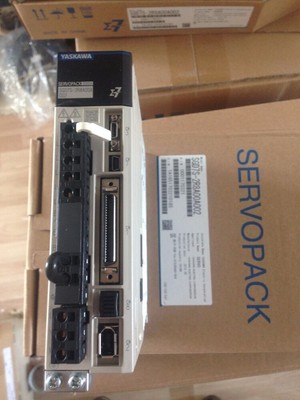 1PCS SGD7S-2R8A00A002 NEW IN BOX For Yaskawa AC Servo Drive