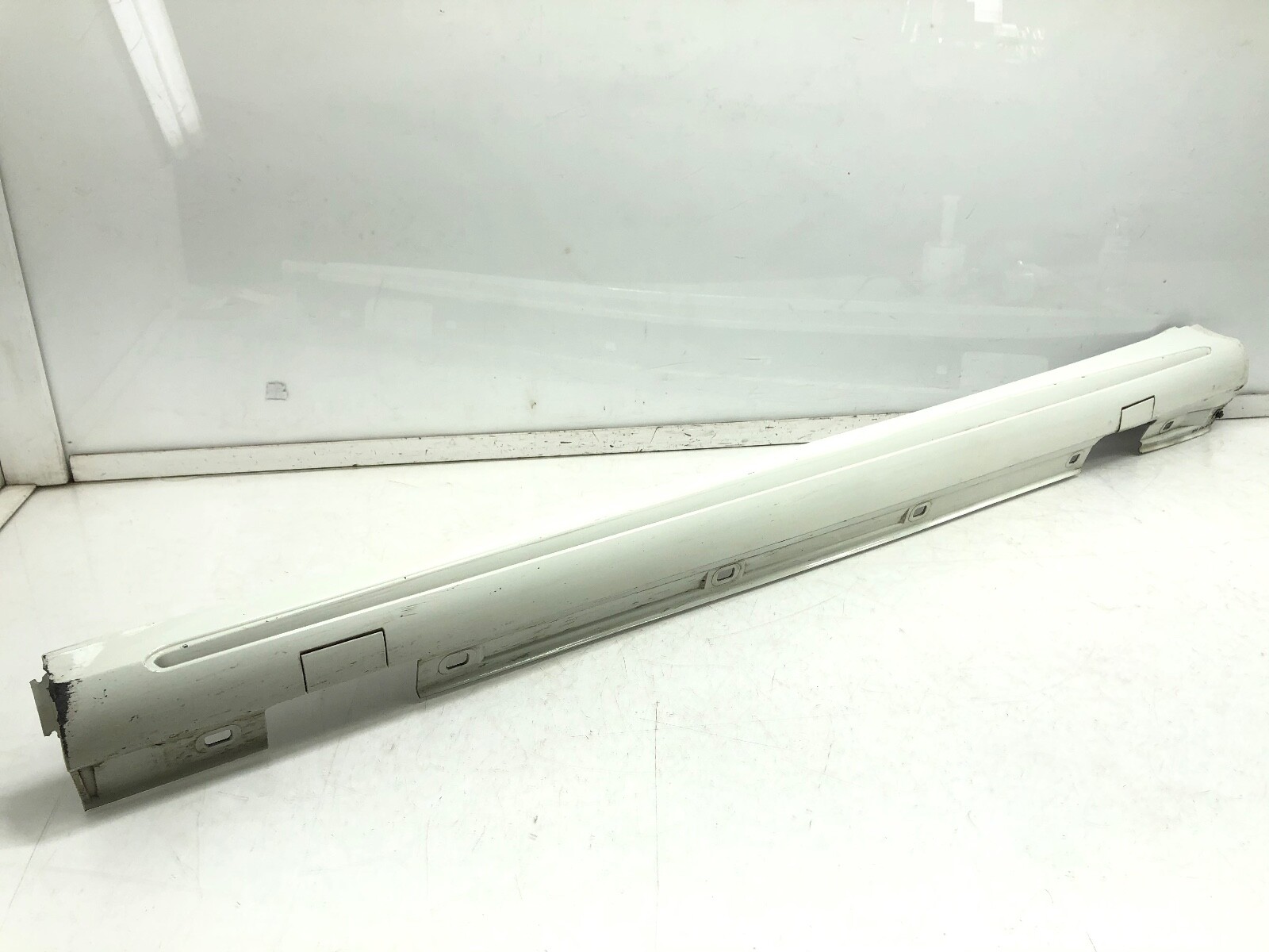 MERCEDES BENZ Cla250 OEM Left Driver Side Rocker Molding Genuine  