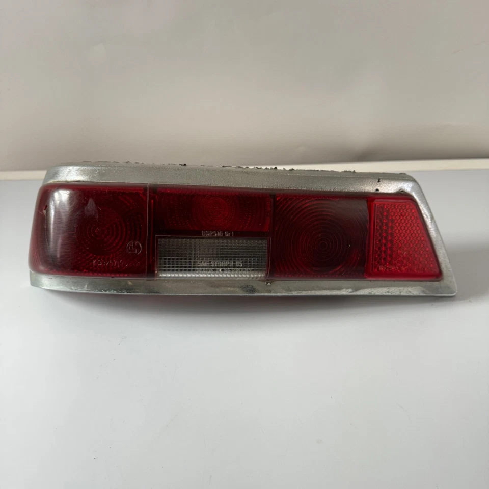 Conjunto de luz trasera izquierda mercedes-benz 220d w110 1108201666-l de colección 1964-1968 oem Foto 2 de 4