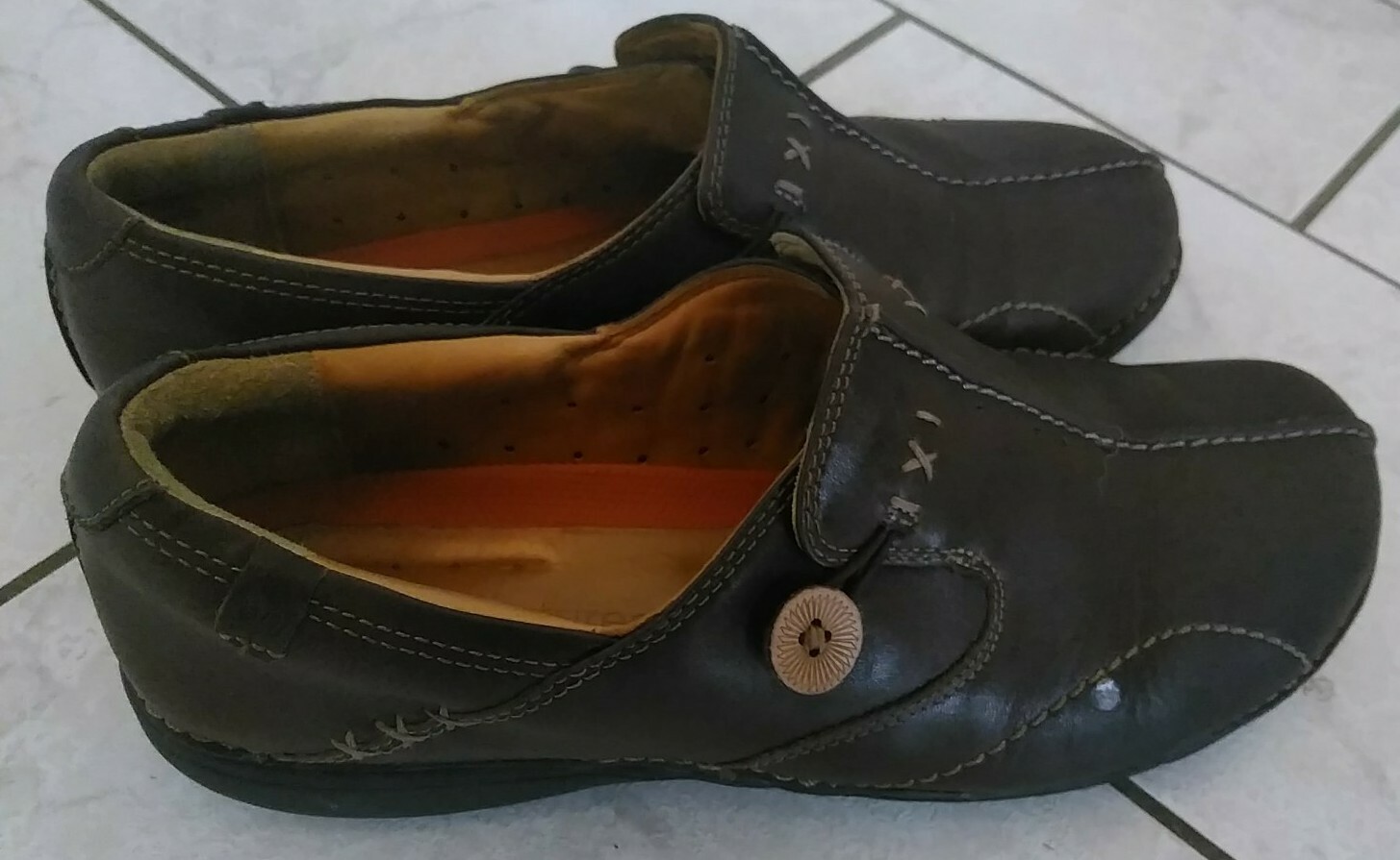 Clarks Unstructured Brown Leather Split Toe Slip … - image 1